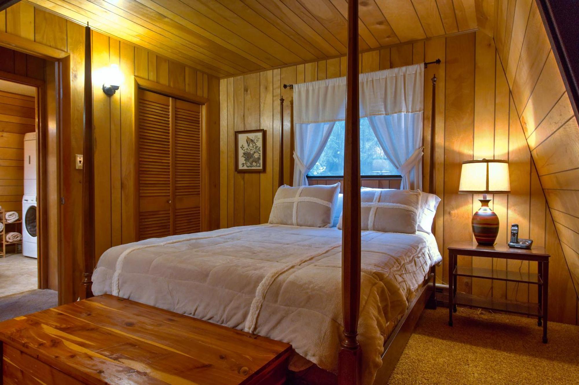 Mt Mitchell Cabin Rentals Busick Room photo