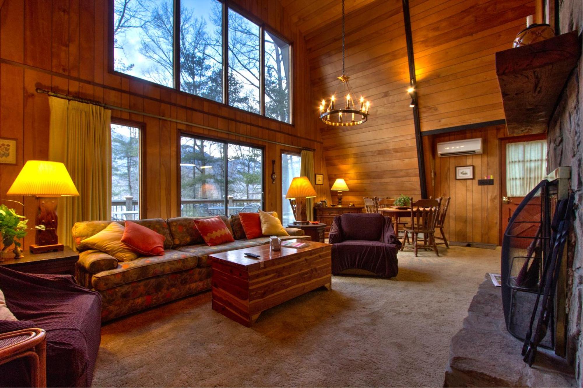 Mt Mitchell Cabin Rentals Busick Room photo