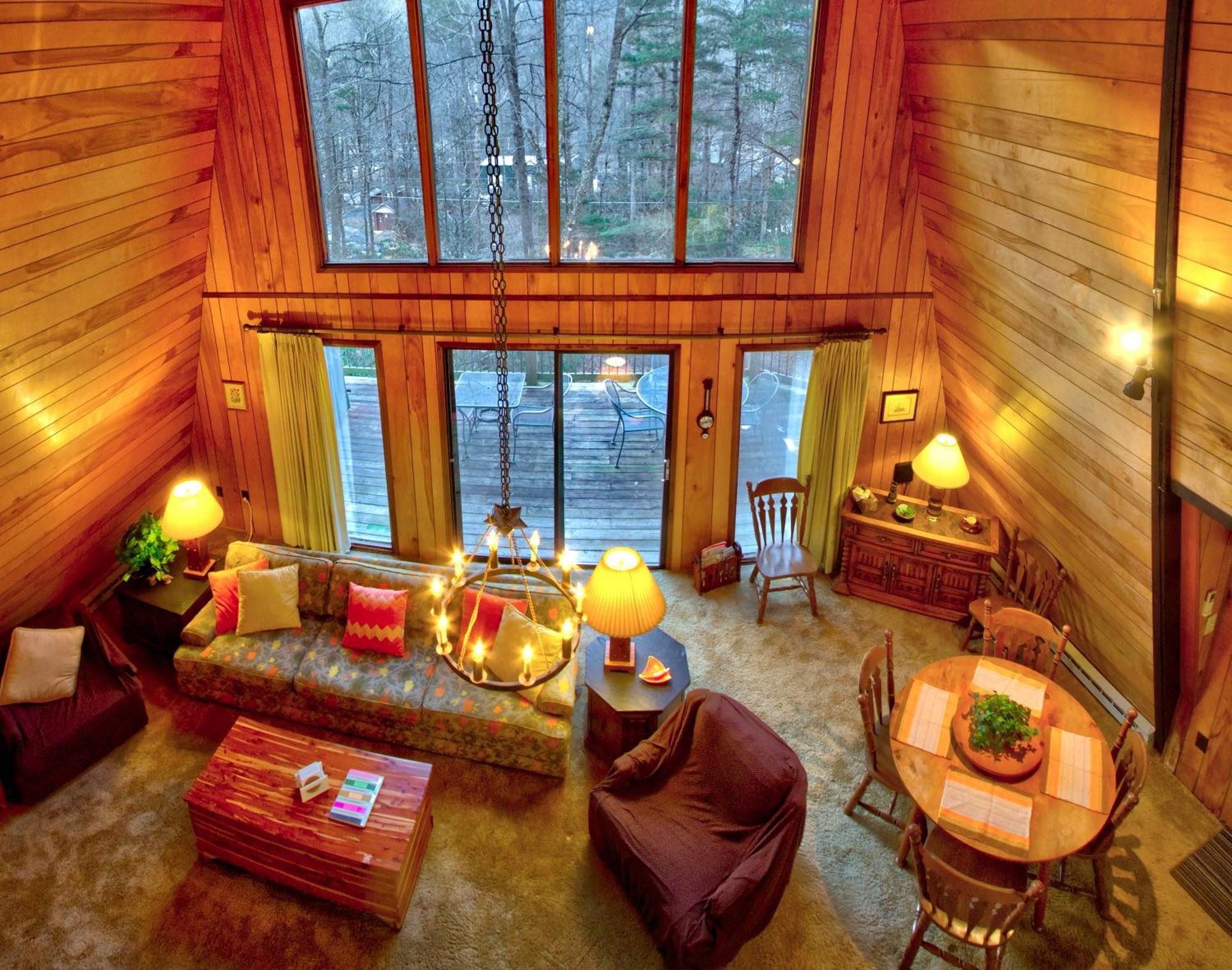 Mt Mitchell Cabin Rentals Busick Room photo