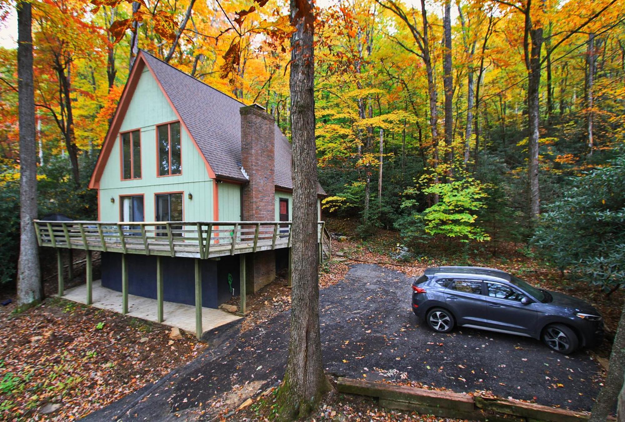 Mt Mitchell Cabin Rentals Busick Room photo