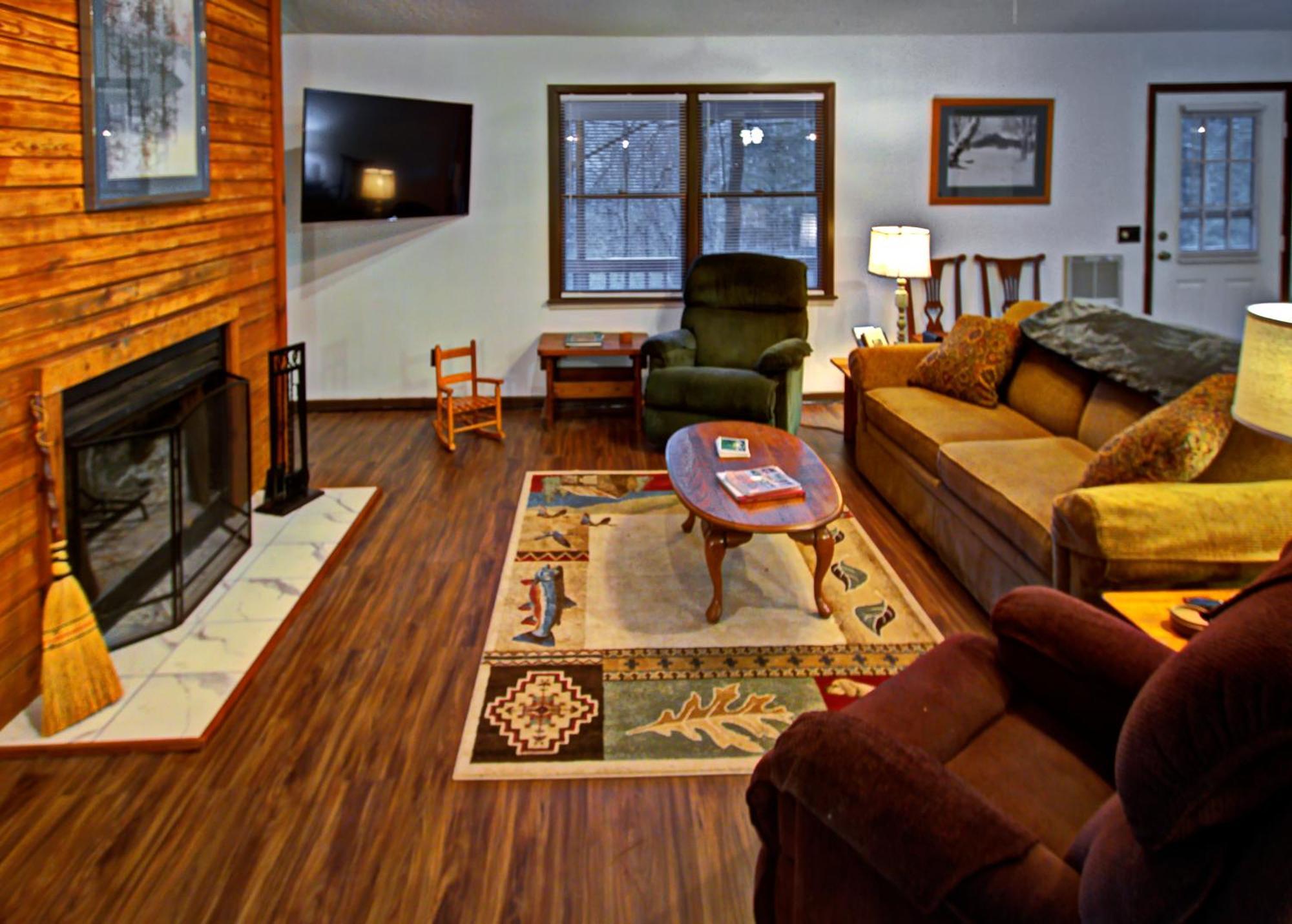 Mt Mitchell Cabin Rentals Busick Room photo