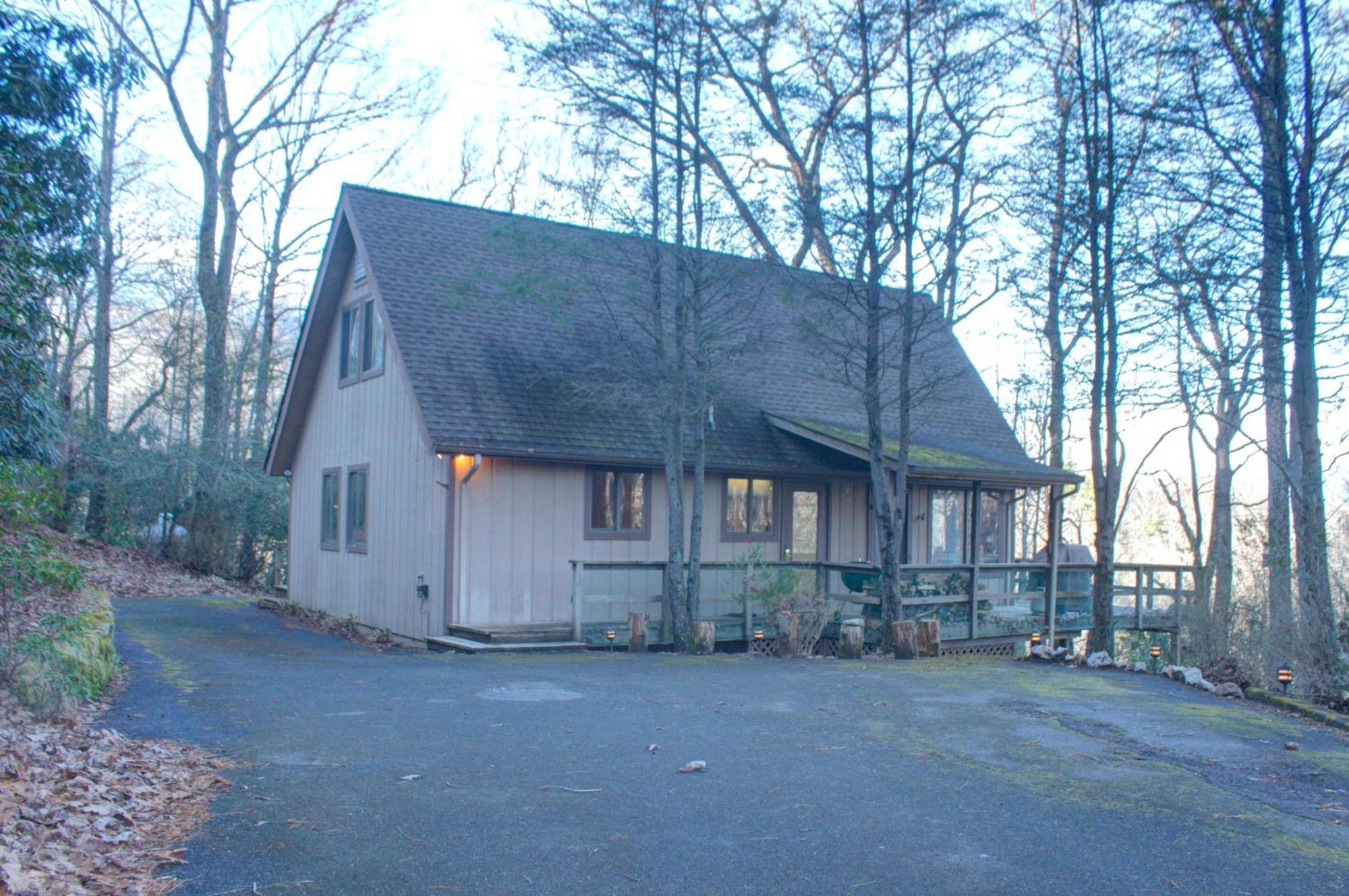 Mt Mitchell Cabin Rentals Busick Room photo