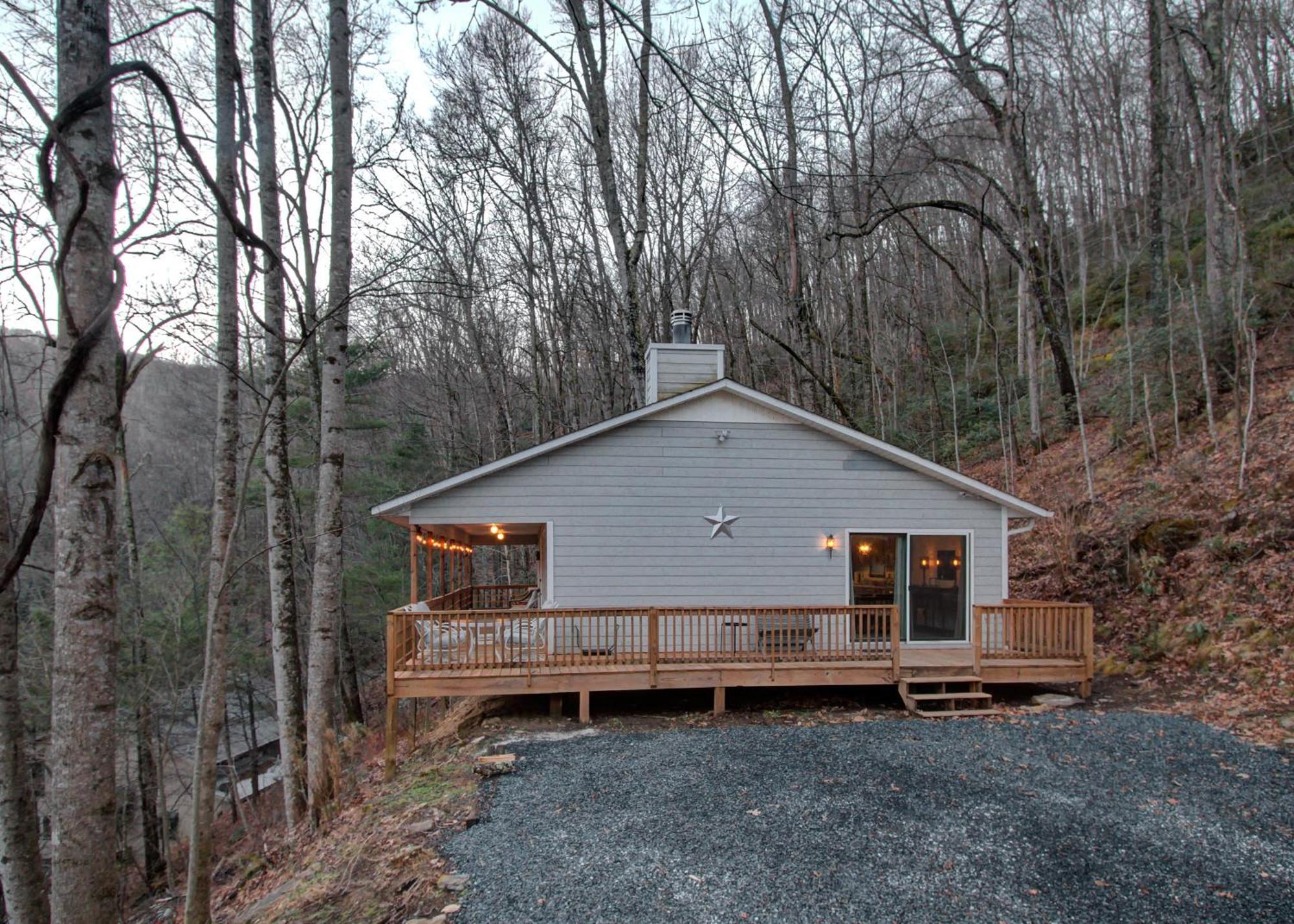 Mt Mitchell Cabin Rentals Busick Room photo