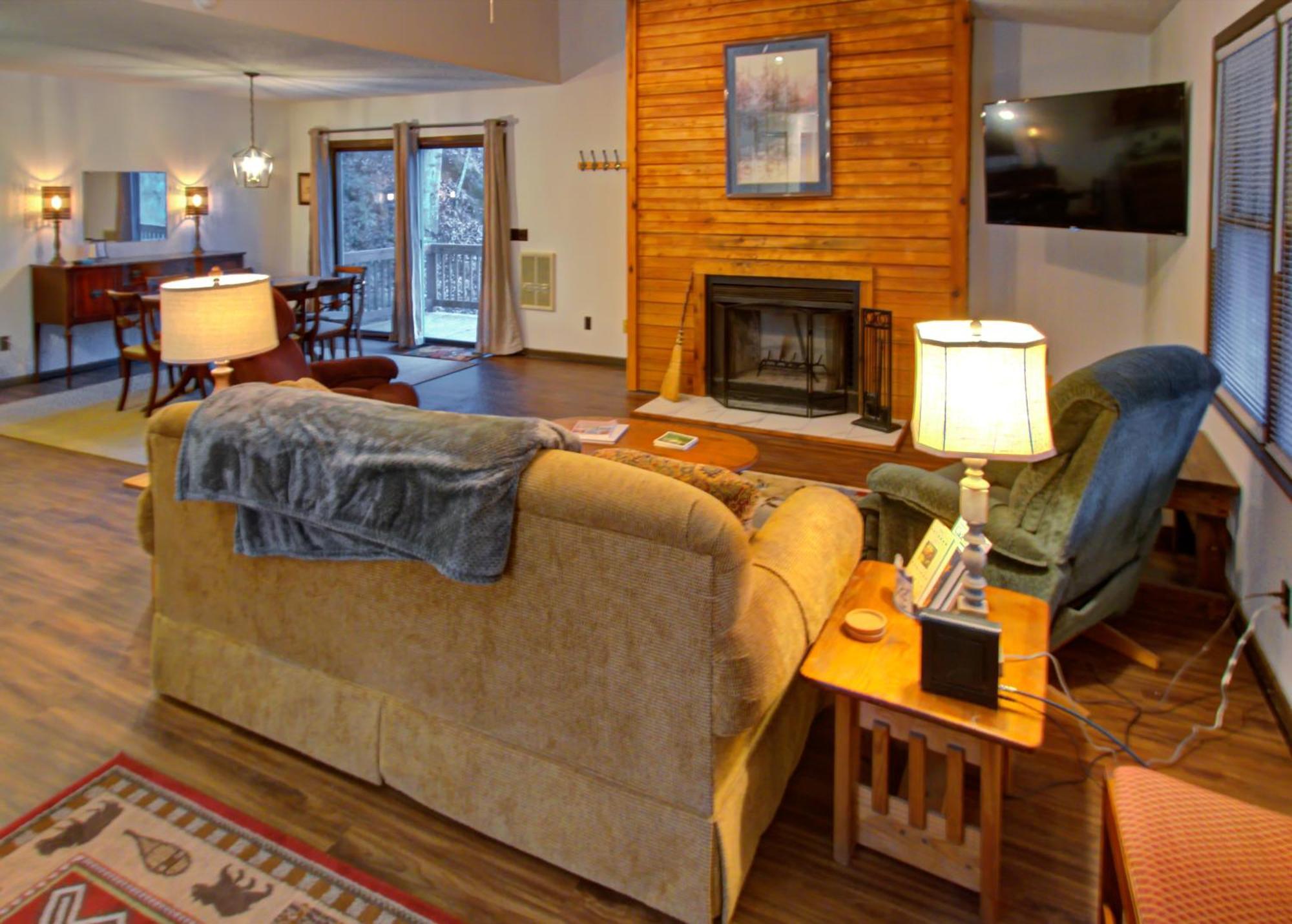 Mt Mitchell Cabin Rentals Busick Room photo