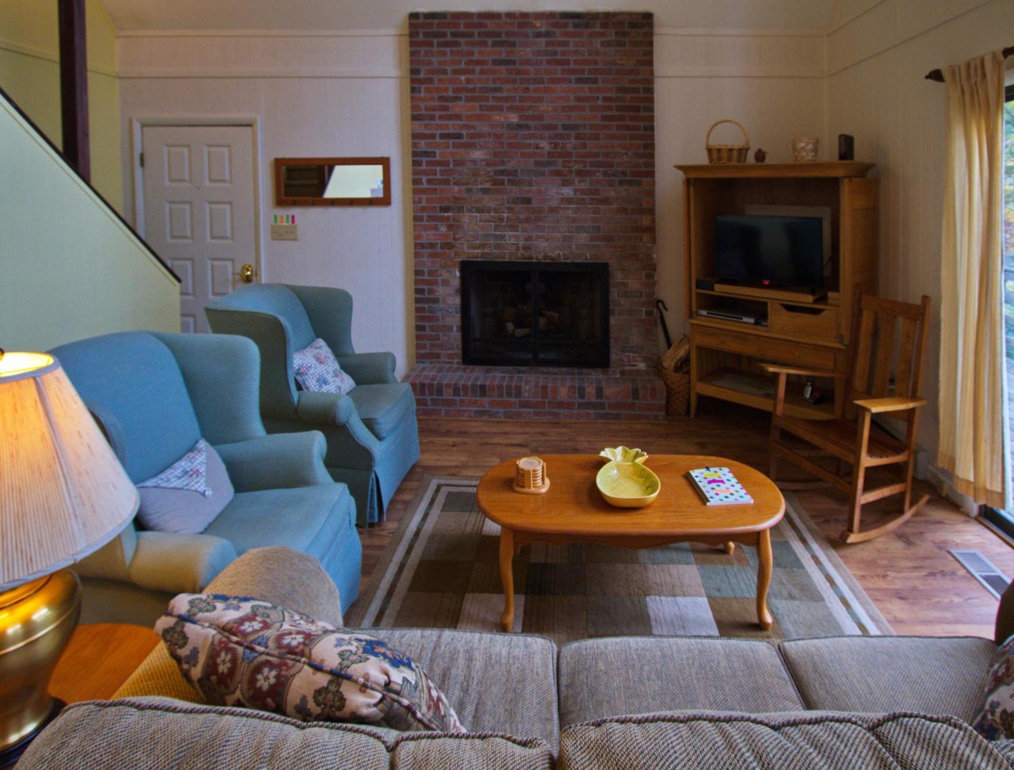 Mt Mitchell Cabin Rentals Busick Room photo