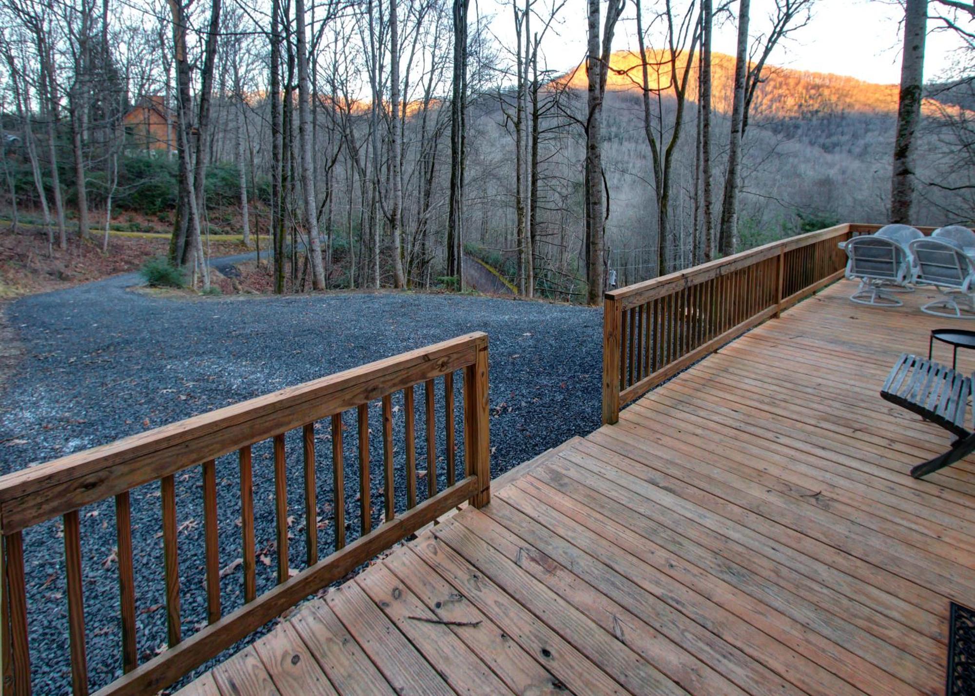 Mt Mitchell Cabin Rentals Busick Room photo